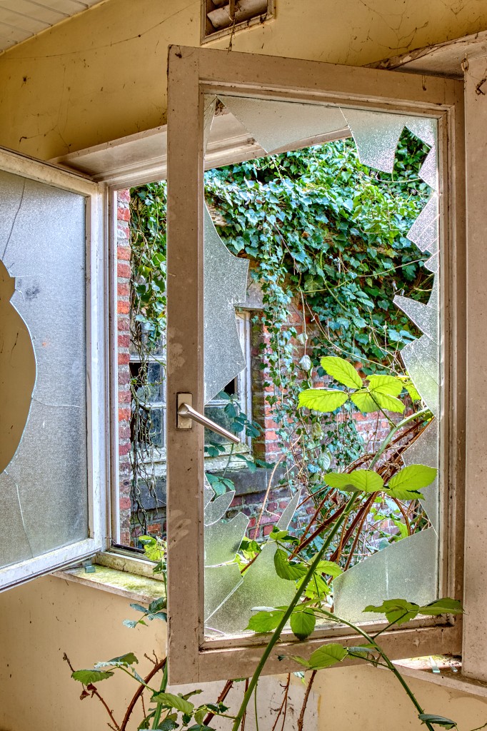 HDR Doel belgie belgique urbex decay verlaten spookdorp spookstad kerncentrale graffiti